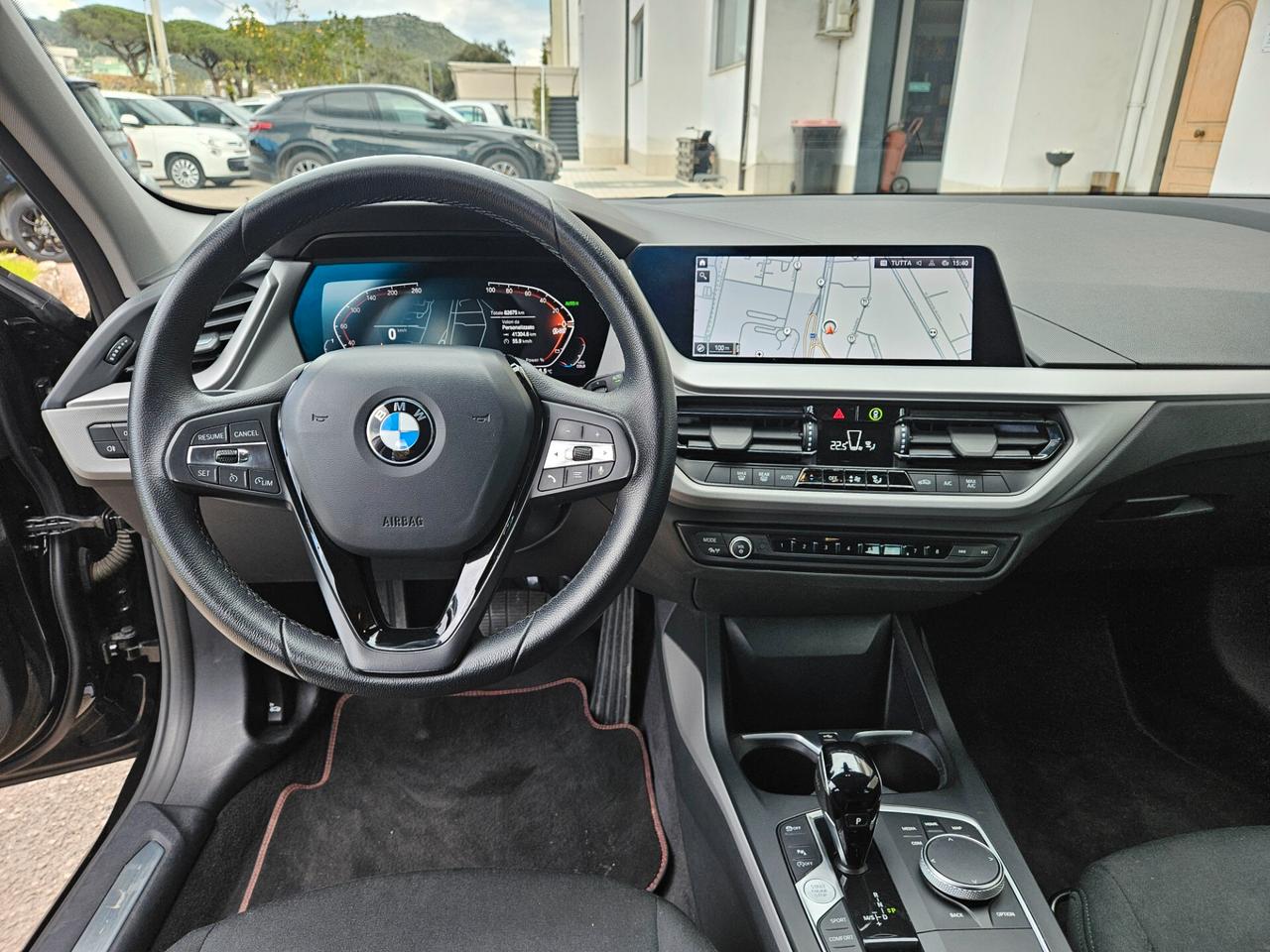 Bmw 116 116d 5p. Business Advantage