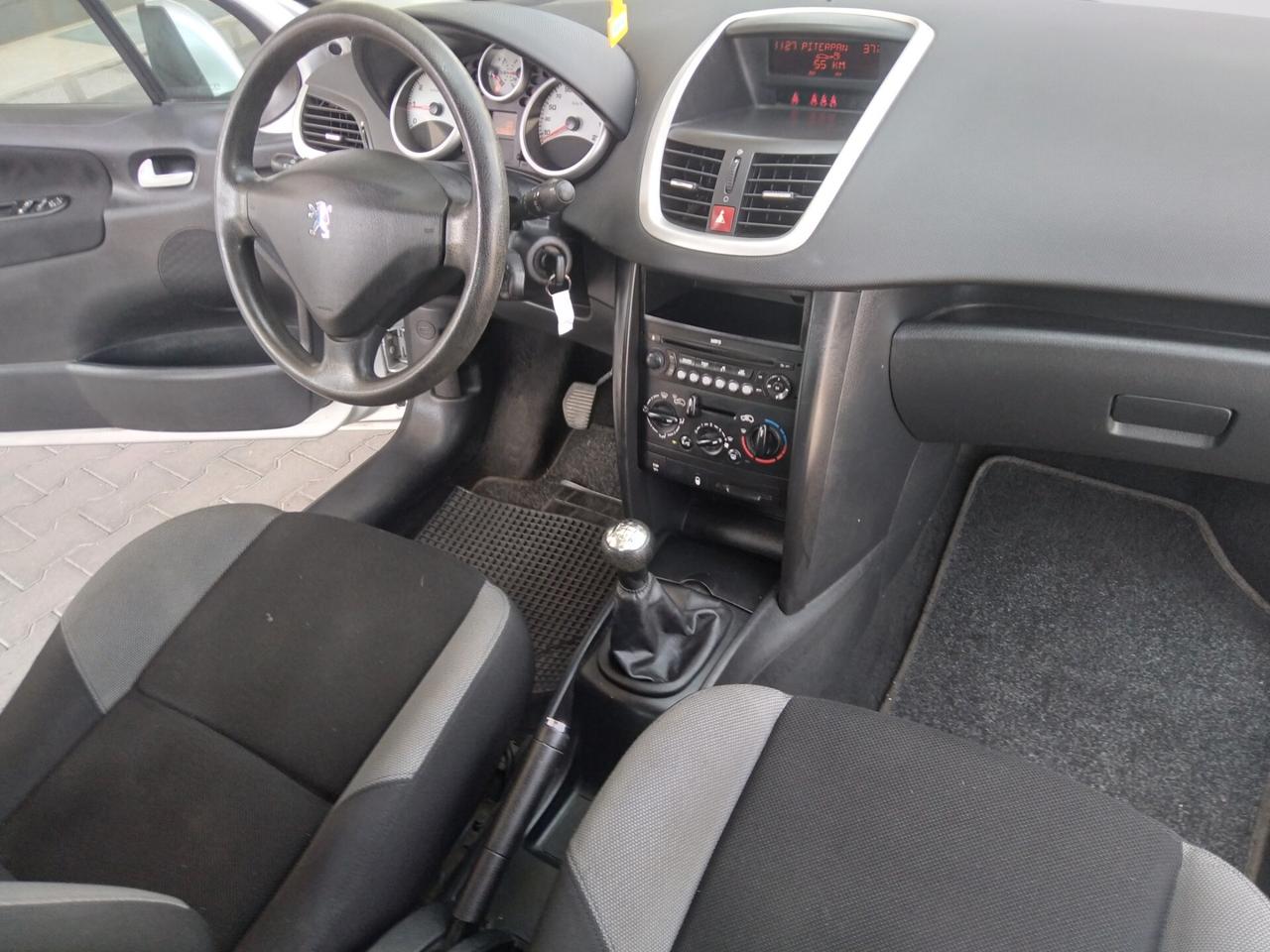 Peugeot 207 1.4 8V 75CV 3p. X Line x neopatentati