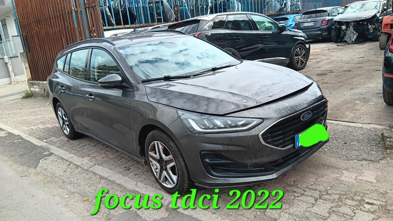 Ford focus incidentata sinistrata mondialcars 06.2022