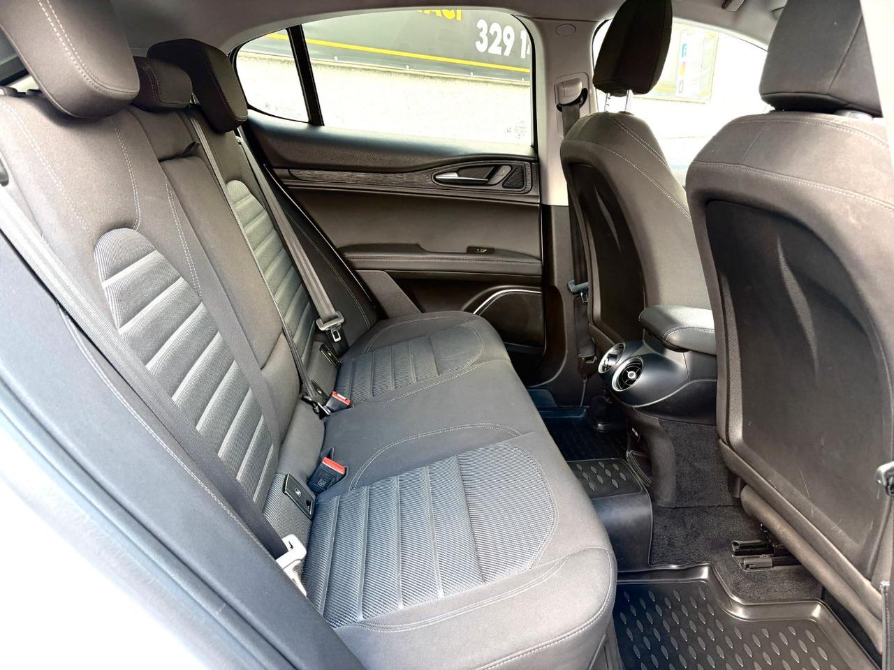 Alfa Romeo Stelvio 2.2 t Business rwd 160cv auto
