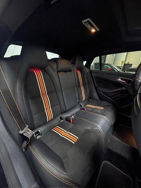 Mercedes-benz CLA 250 S.W. AMG orange ediction