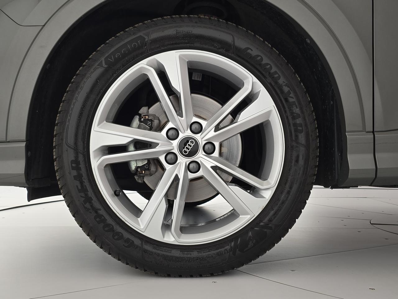 Audi Q3 35 2.0 tdi s line edition s-tronic