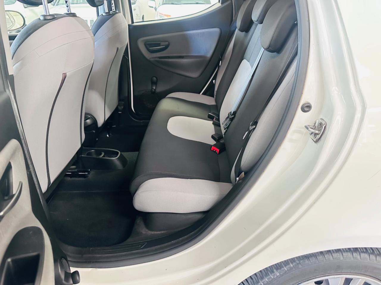 Lancia Ypsilon 1.2 69 CV 5 porte GPL Ecochic Silver