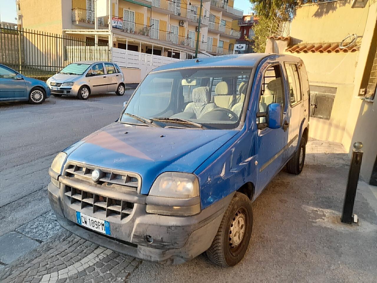 DISTRIBUZIONE E TAGLIANDO APPENA FATTI