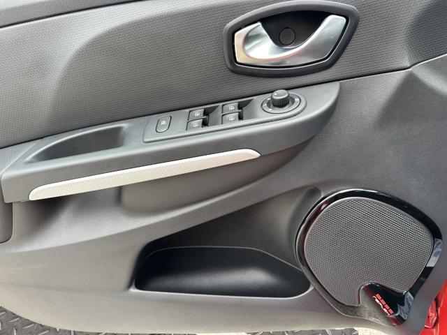 RENAULT Clio dCi 8V 90 CV Start&Stop 5 porte Energy Duel2