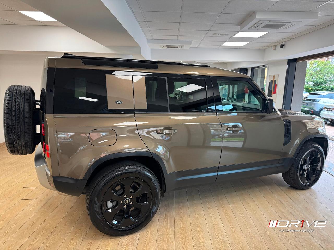 LAND ROVER Defender (2019) Defender 110 3.0D I6...