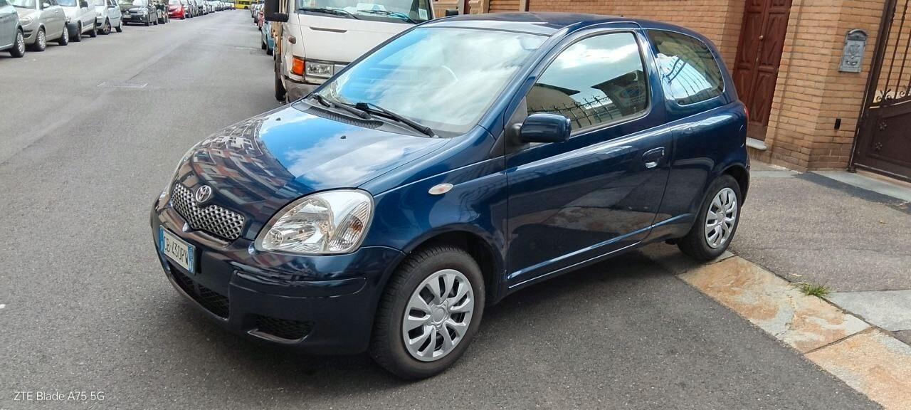Toyota Yaris 1.0i 16V 3 porte