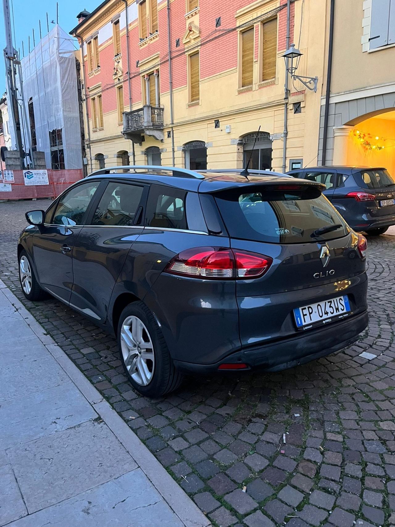 Renault Clio Sporter dCi 8V 90 CV Duel2