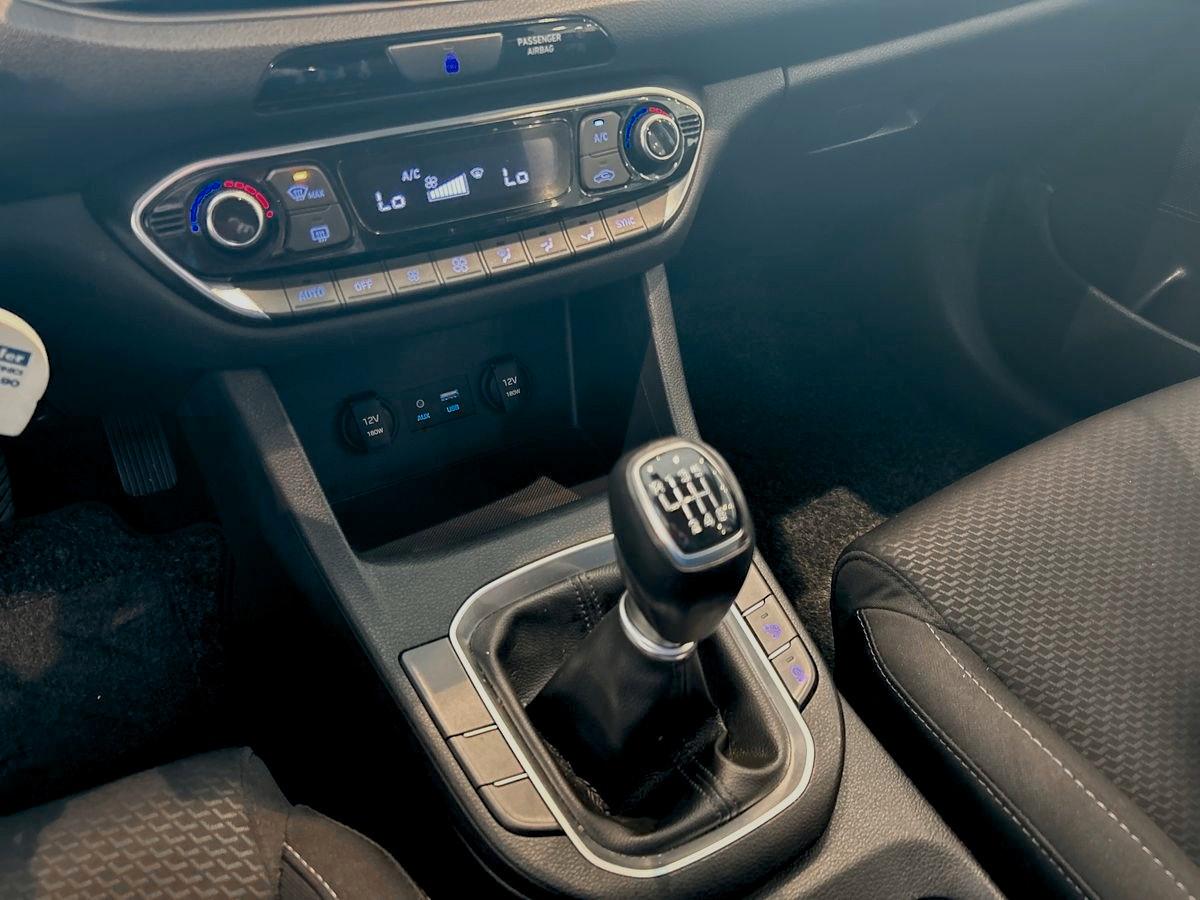 HYUNDAI i30 - i30 1.6 CRDi VGT 16V 115CV 5p. Dynamic wagon