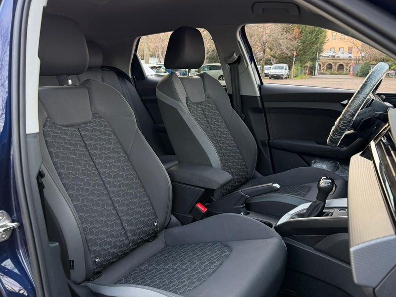 Audi A1 A1 Sportback 30 116cv s-tronic SLINE led multicolor BLU Navarra