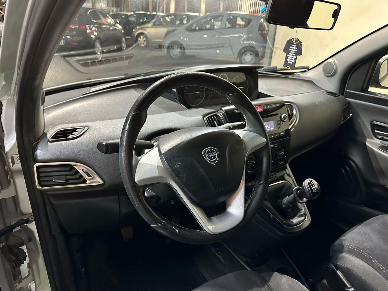 Lancia Ypsilon 1.2 69 CV 5 porte GPL Ecochic Silver