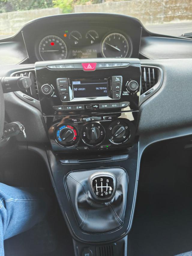 LANCIA Ypsilon 1.0 FireFly 5 porte S&S Hybrid Ecochic Silver