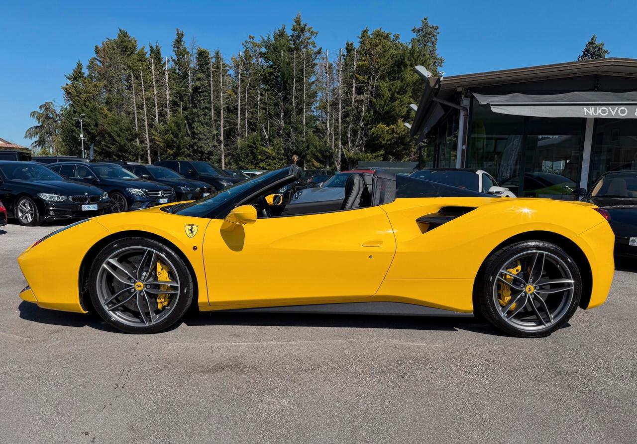 Ferrari 488 Spider/pack carbonio/lift/dispaly passeggero/unica!!!!