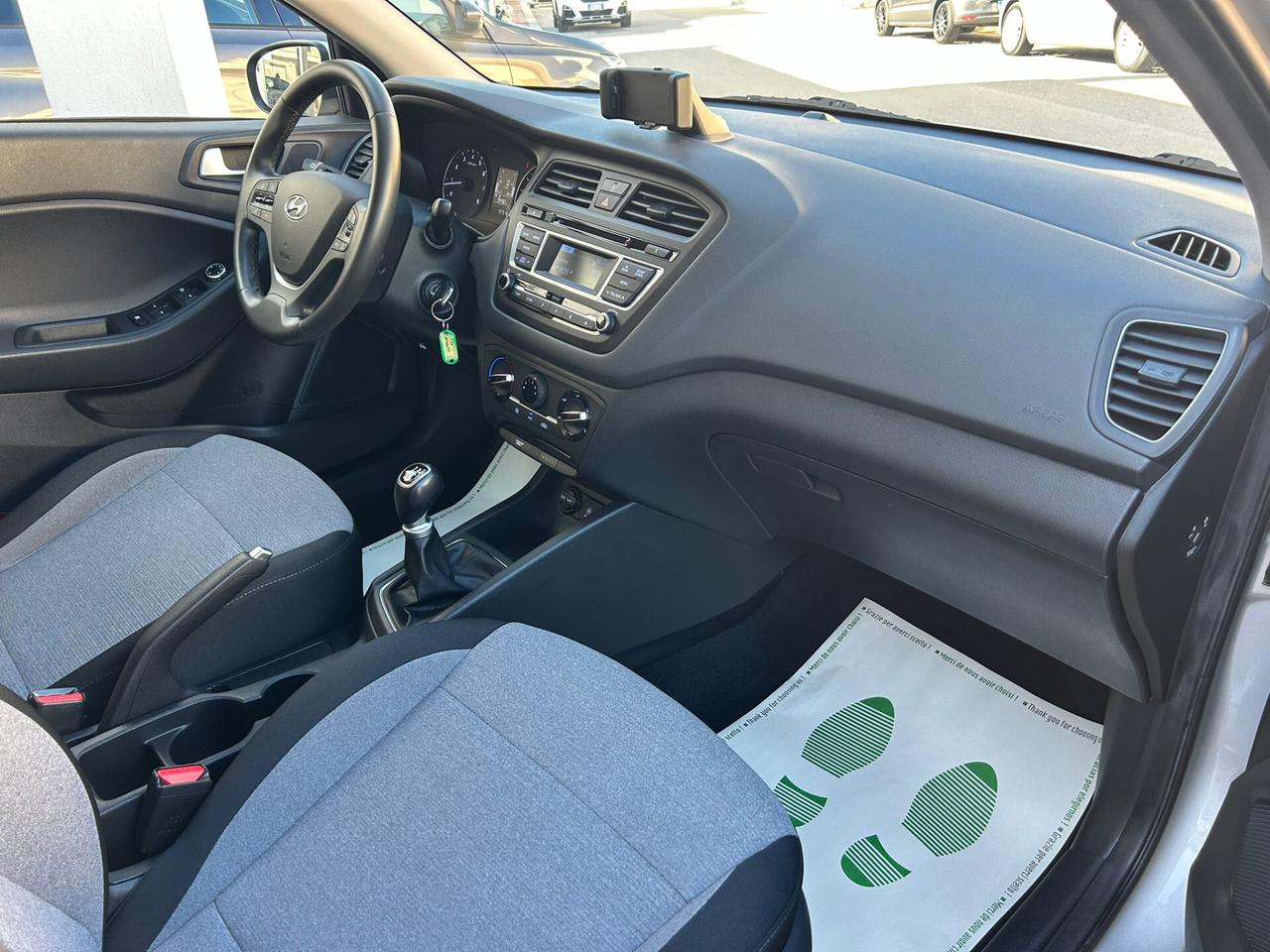 Hyundai i20 1.2 84 Cv STYLE LED-2015