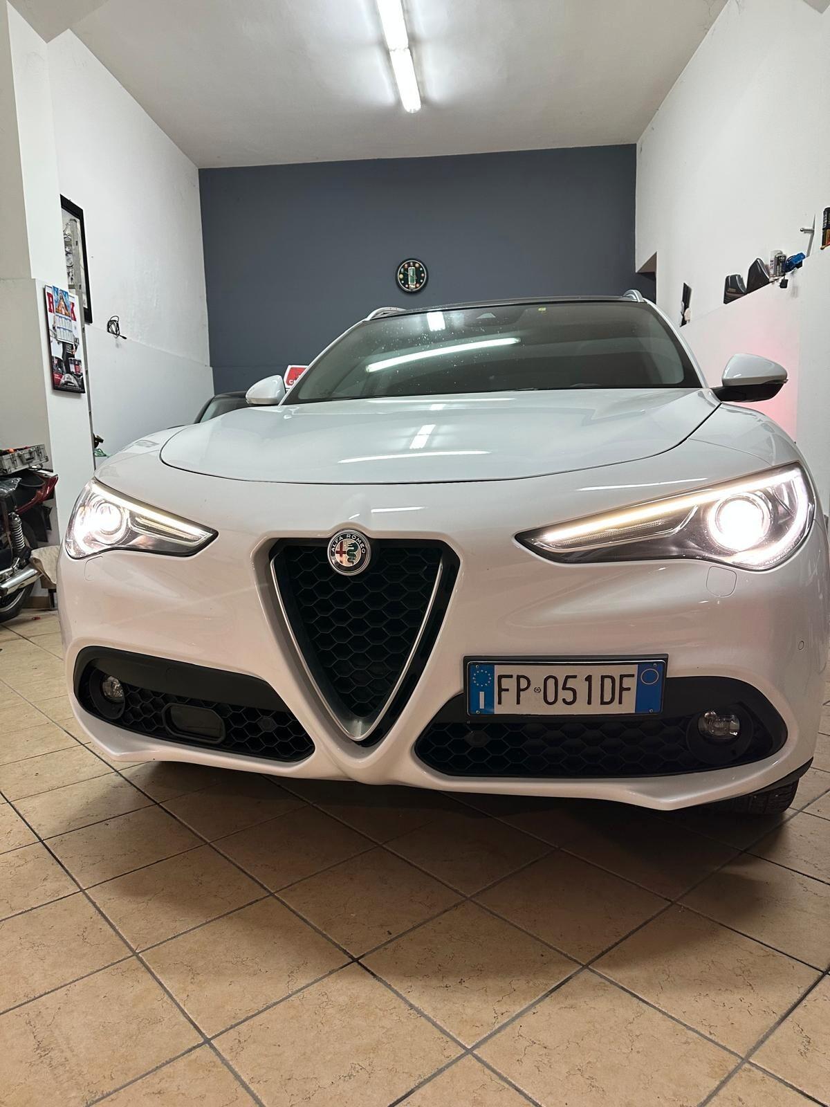 Alfa Romeo Stelvio 2.2 Turbodiesel 180 CV AT8 Q4 Executive