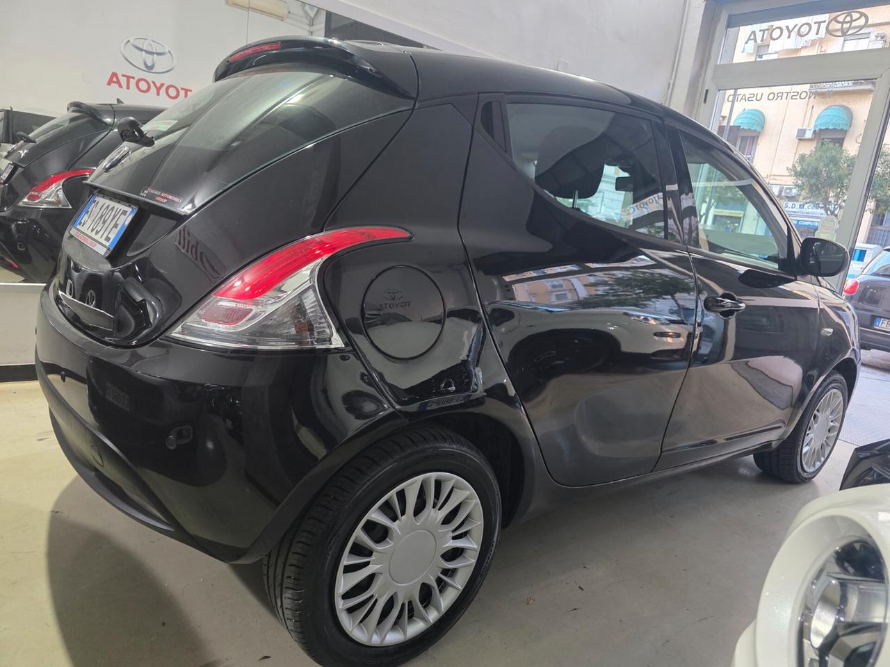 Lancia Ypsilon 1.2 GPL 69cv 1 PROPRIETARIO