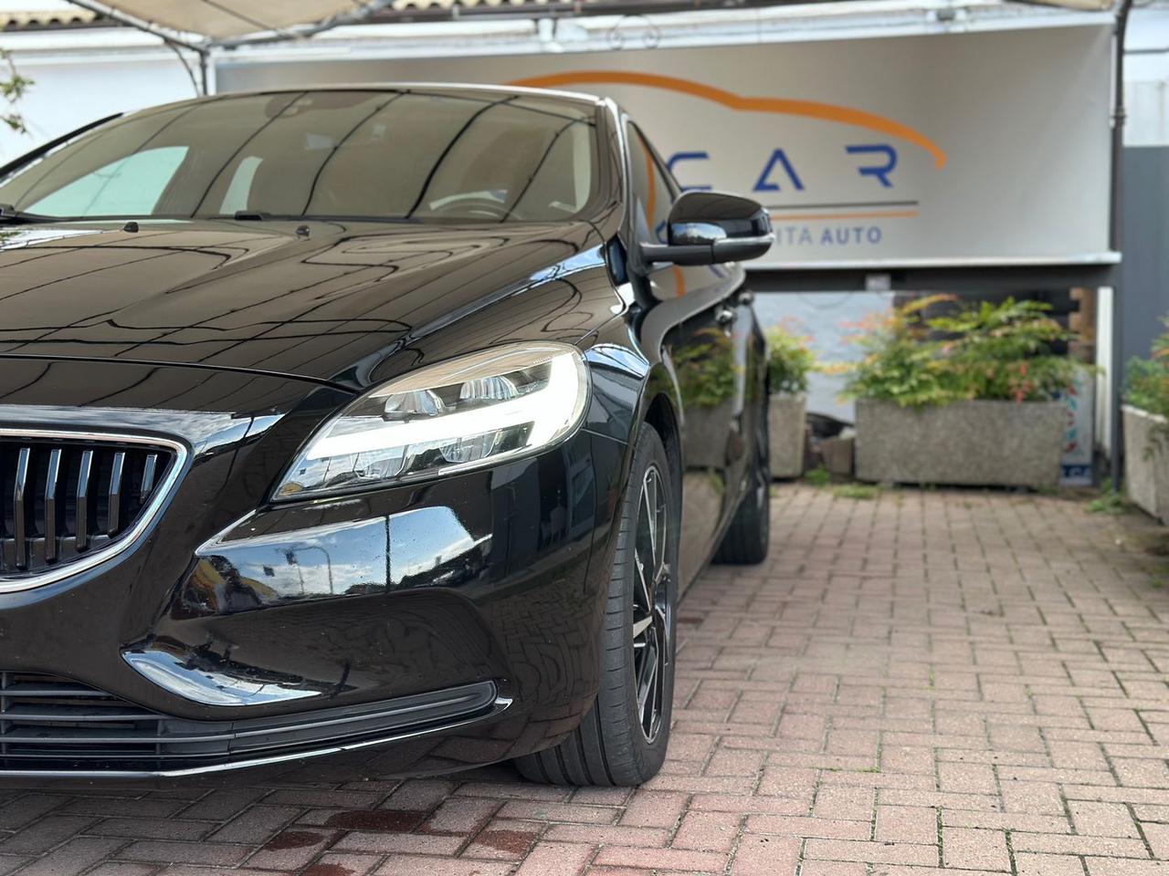 Volvo V40 Business Plus 2.0 T2 #6843