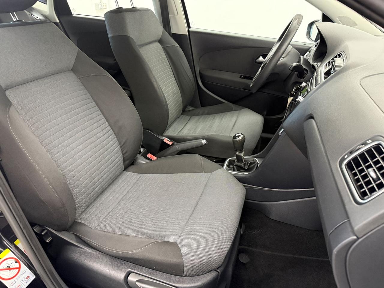 VOLKSWAGEN Polo V 2009 Polo 5p 1.2 Comfortline 70cv