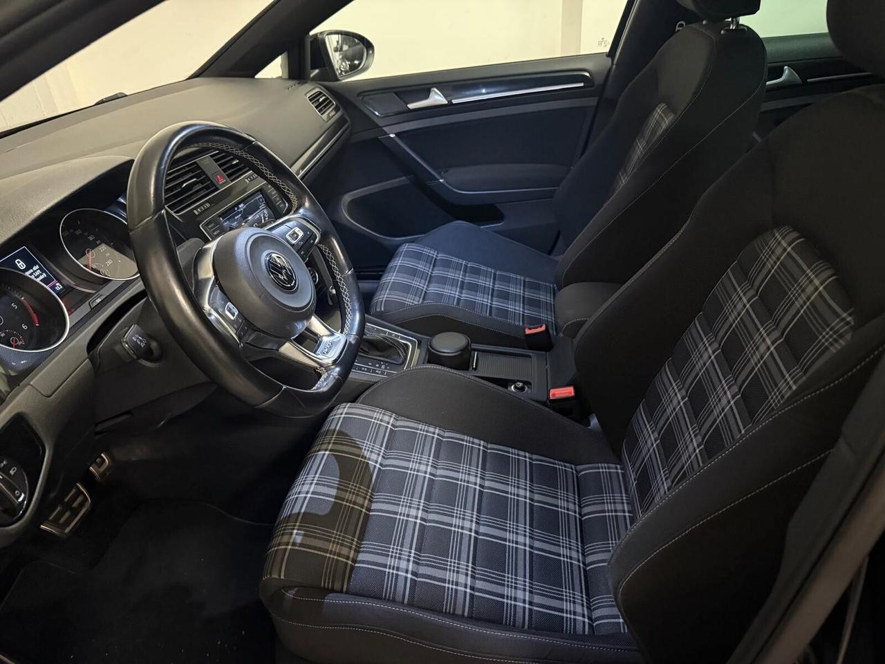 Volkswagen Golf GTD 2.0 TDI DSG 5p. BlueMotion Technology