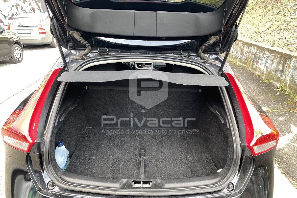 VOLVO V40 D2 1.6 Powershift Momentum