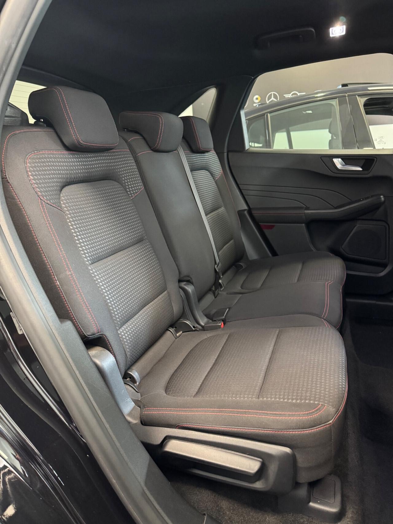 Ford Kuga 1.5 TDCi 120 CV 2WD ST-Line