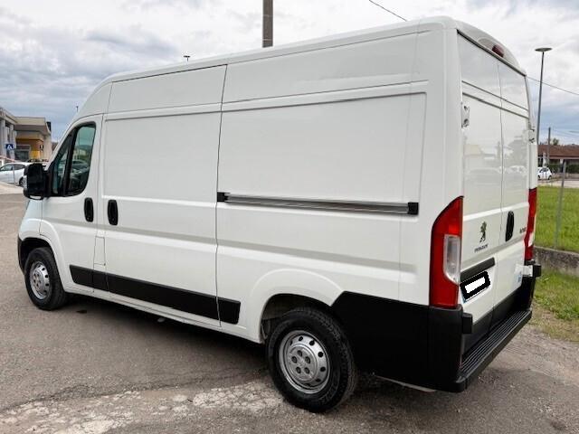 Peugeot Boxer 2.2 Hdi 140cv allestito store van