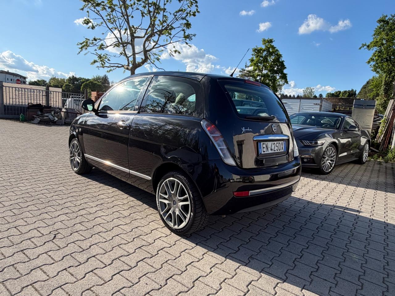 Lancia Ypsilon 1.2 69 CV 5 porte S&S Platinum