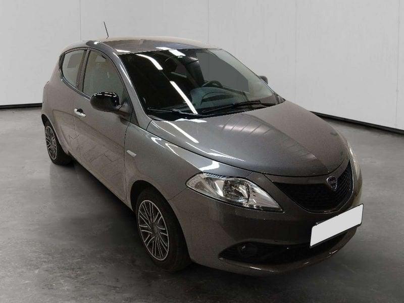 Lancia Ypsilon 1.0 firefly hybrid Gold s&s 70cv