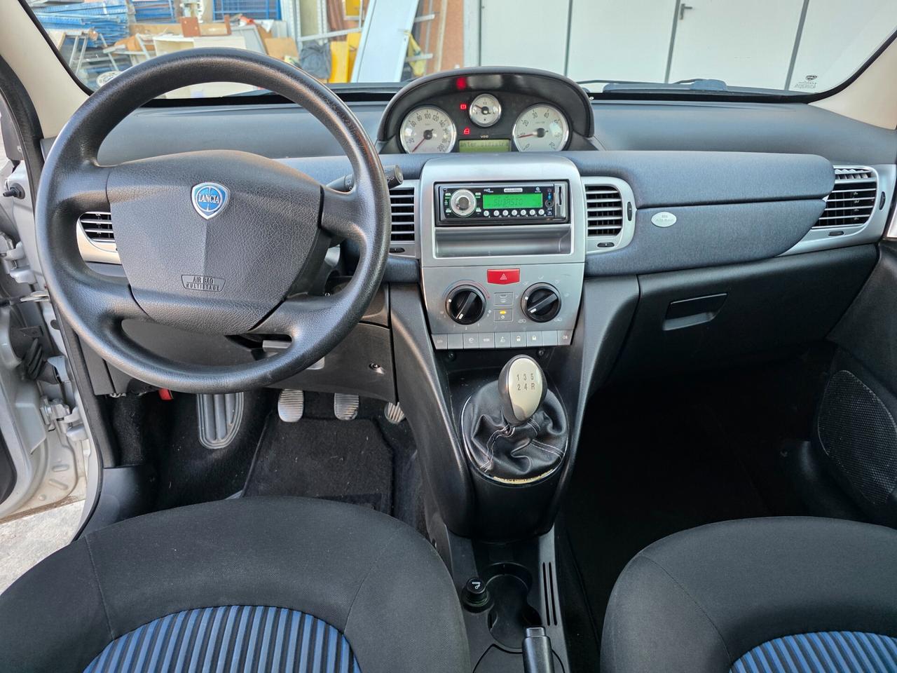 Lancia Ypsilon 1.3 MJT 75 CV Oro