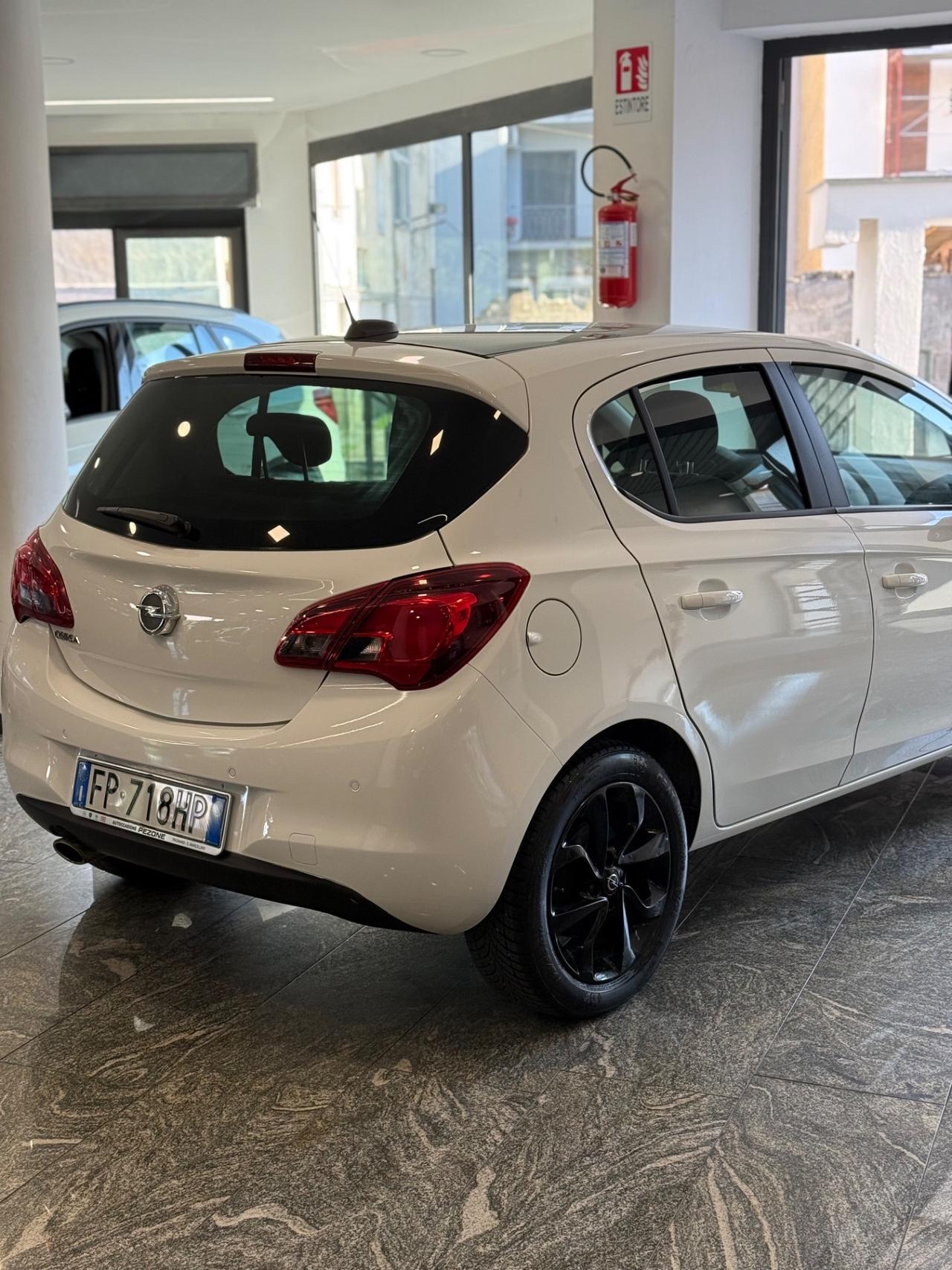 Opel Corsa 1.2 5 porte b-Color