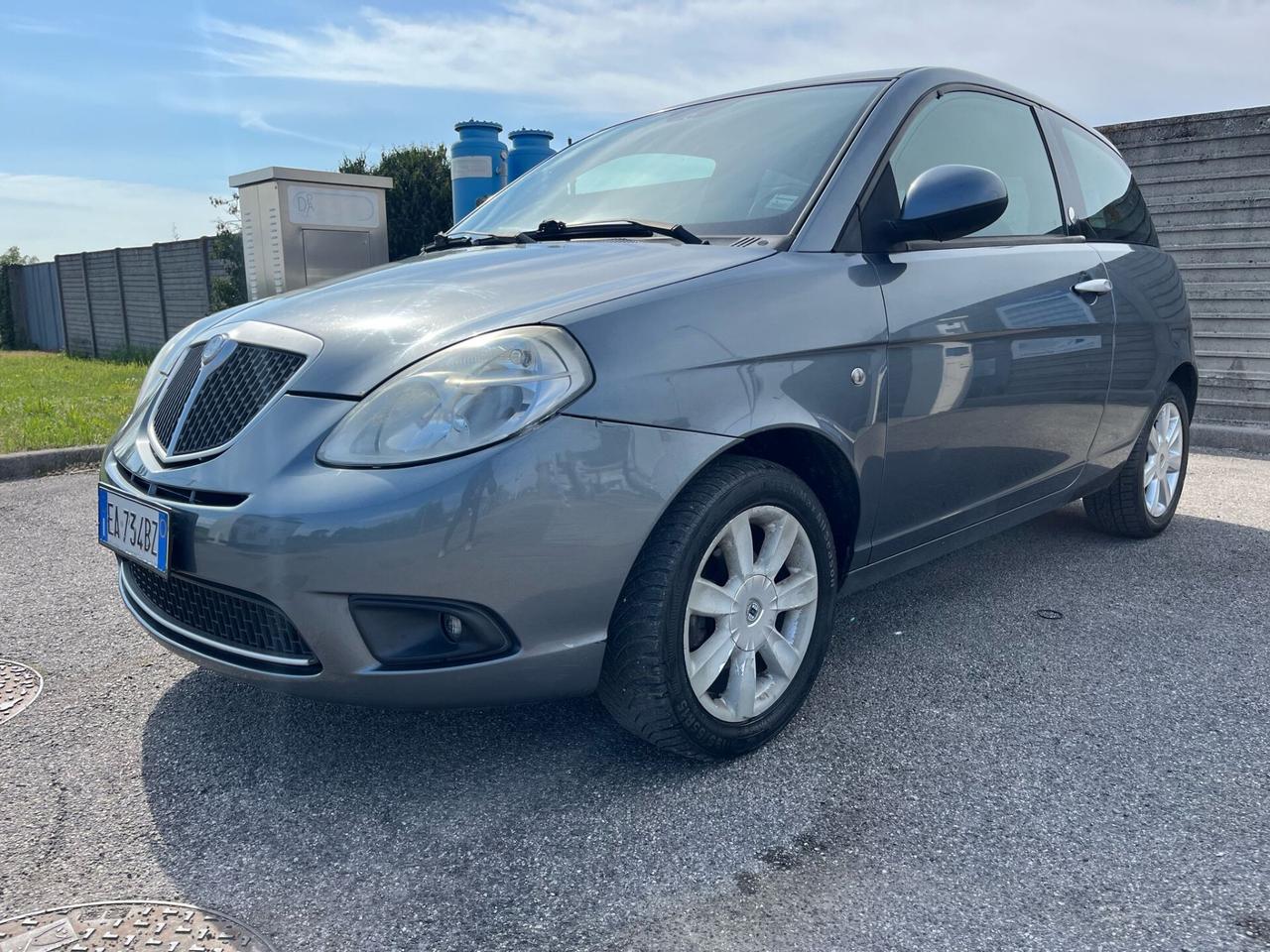 Lancia Ypsilon 1.4 Argento Ecochic GPL