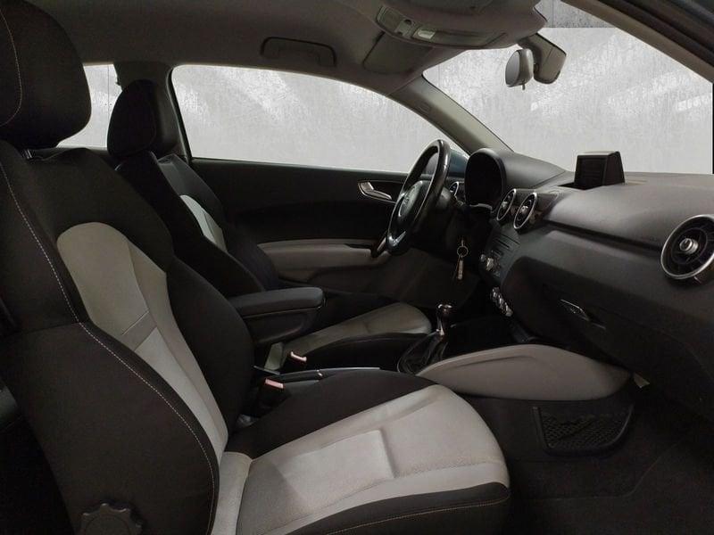 Audi A1 1.6 tdi Attraction 105cv