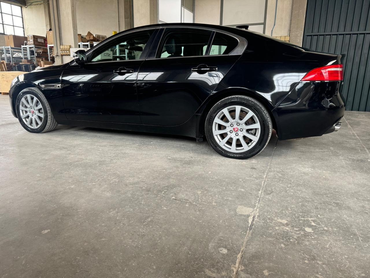 Jaguar XE 2.0 D 180 CV AWD aut. Pure