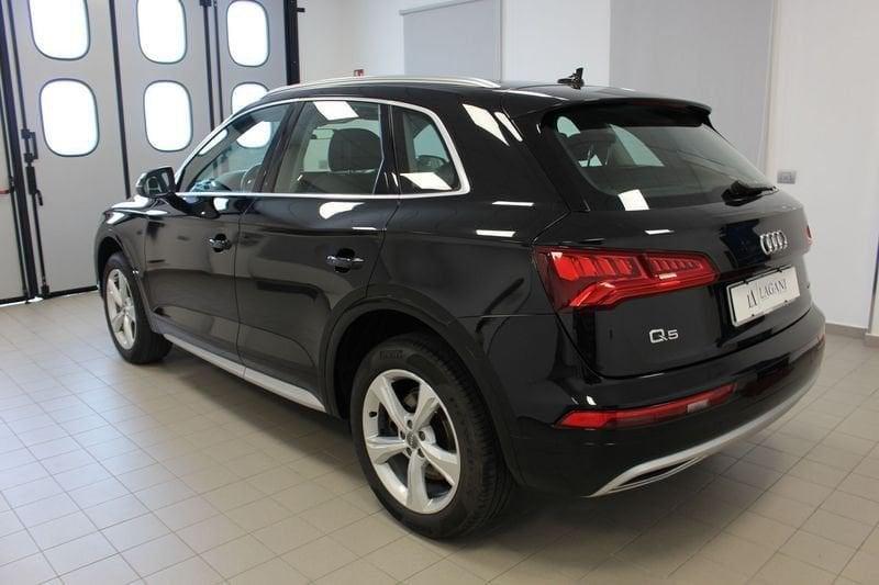 Audi Q5 40 TDI quattro S tronic Business Sport