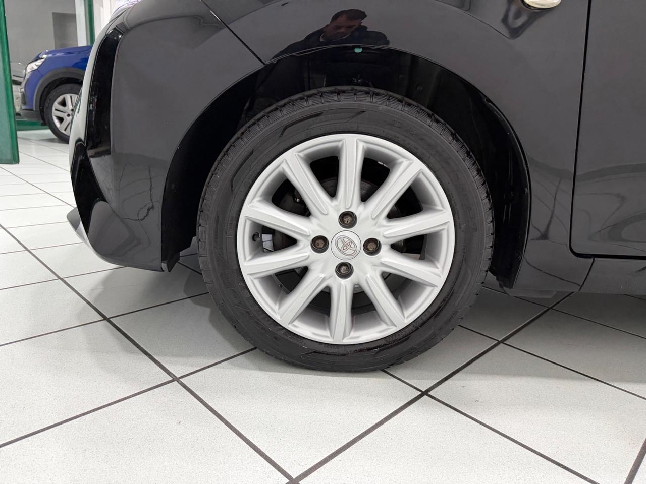 Toyota Aygo Connect 1.0 VVT-i 72 CV 5 porte x-clusiv