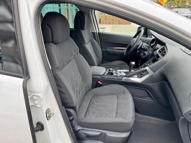Peugeot 3008 1.6 e-HDi 112CV C. Autom.-Navi-Tel-Pdc-Cruise C.-Grip Control