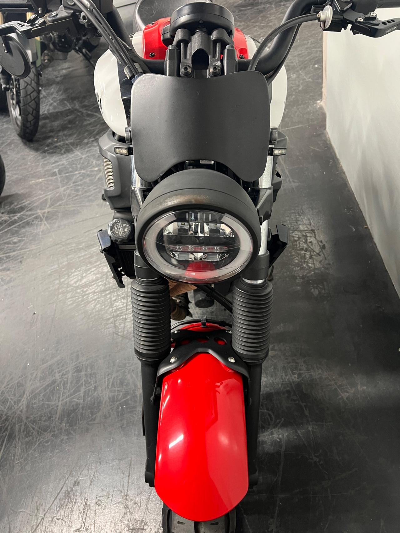 Yamaha XSR 700