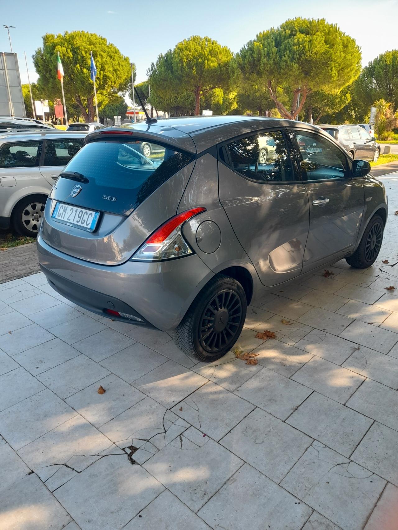 Lancia Ypsilon 1.0 Hybrid Gold