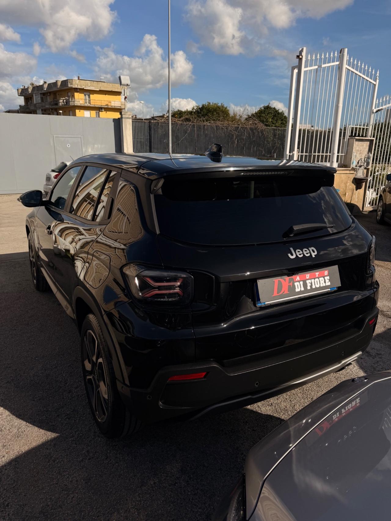 Jeep Avenger 1.2 100 CV Summit TOTAL BLACK