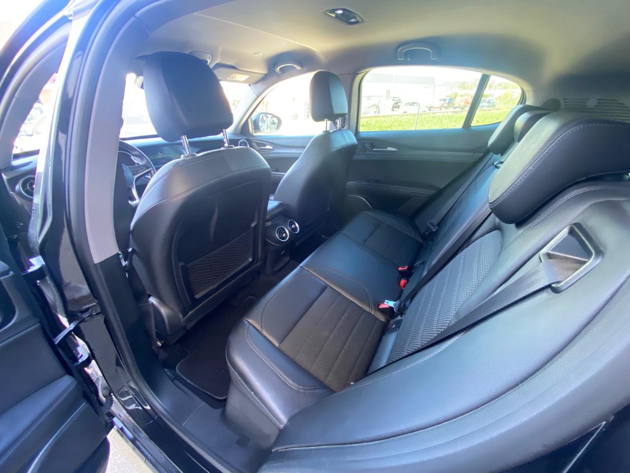 Alfa Romeo Stelvio 2.2 Turbodiesel 180 CV AT8 RWD Super