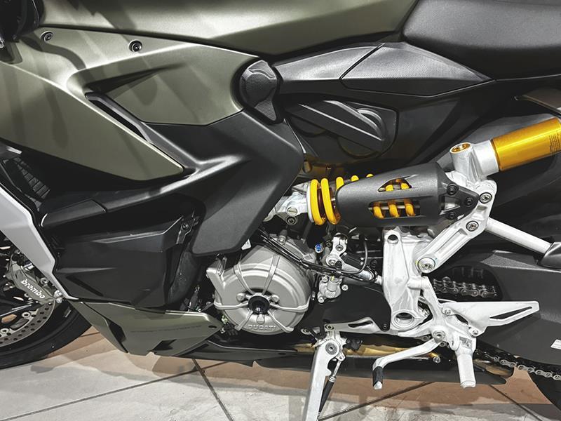 Ducati Streetfighter V2