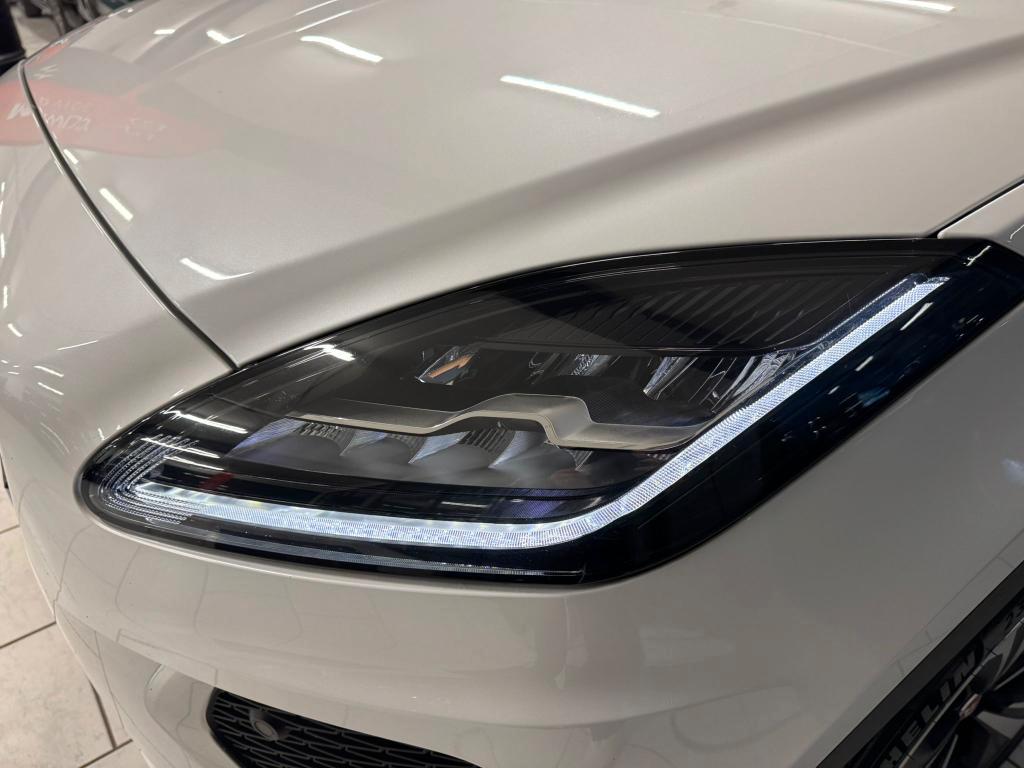 Jaguar E-Pace 2.0d i4 mhev R-Dynamic S awd 204cv auto