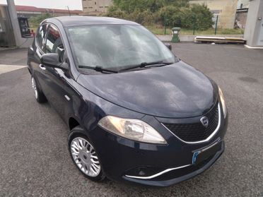 Lancia Ypsilon 0.9 TwinAir 85 CV 5 porte Metano Ecochic Platinum