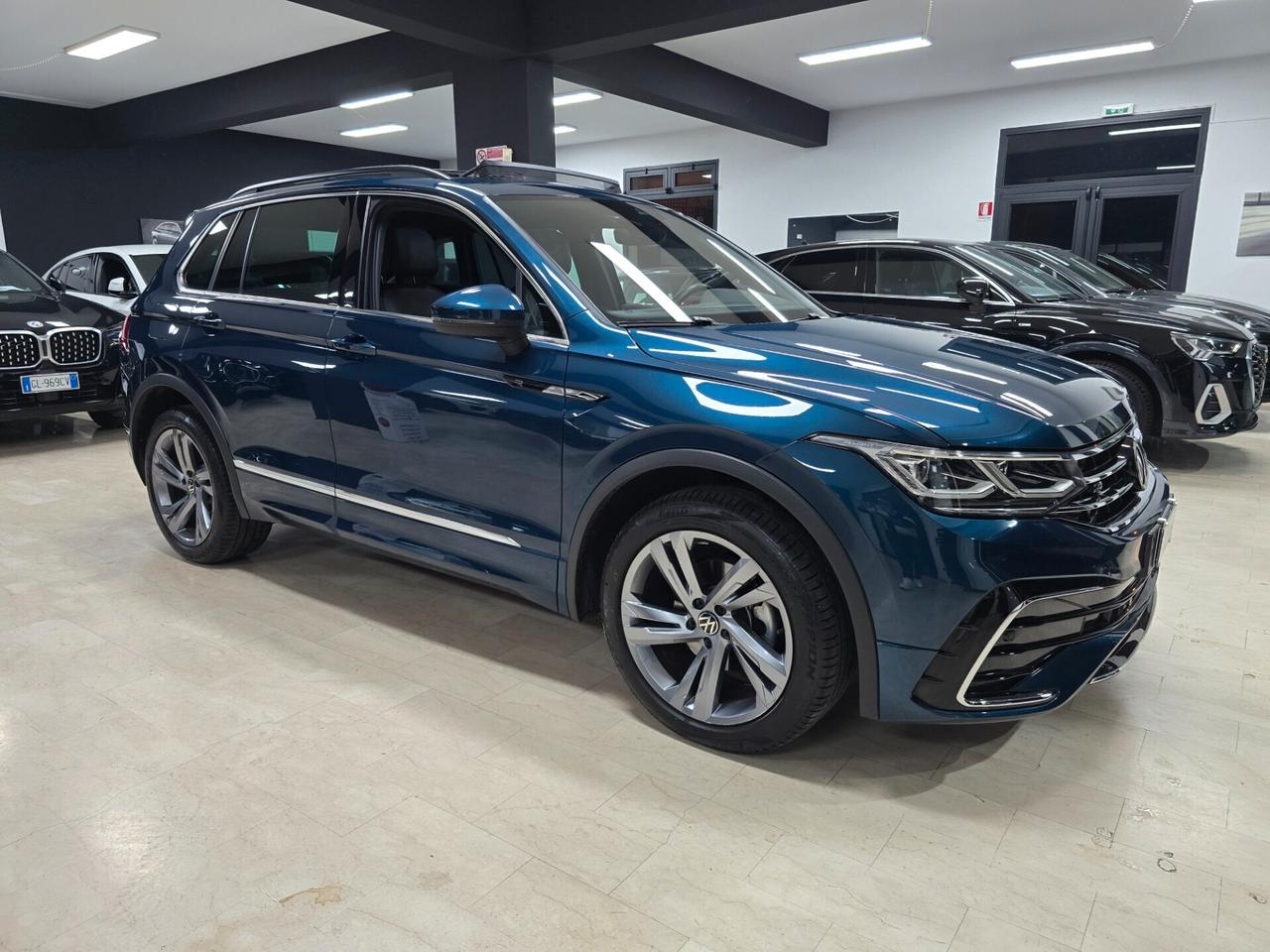 Volkswagen Tiguan 2.0 TDI 150 CV SCR DSG 4MOTION R-Line Tetto