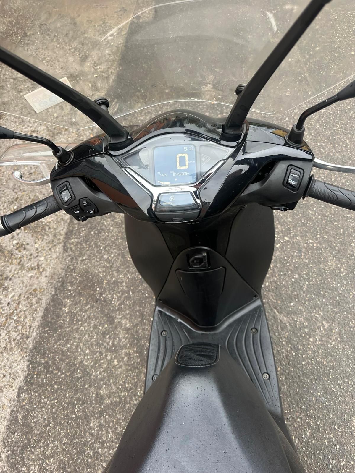 Honda SH 150 ABS start stop