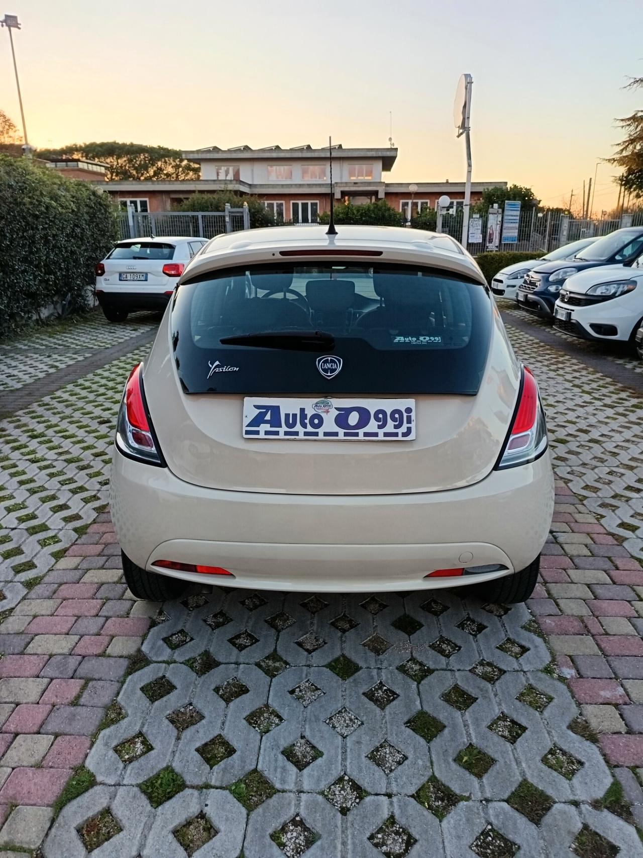 Lancia Ypsilon 1.2 69 CV 5 porte GPL Ecochic Silver