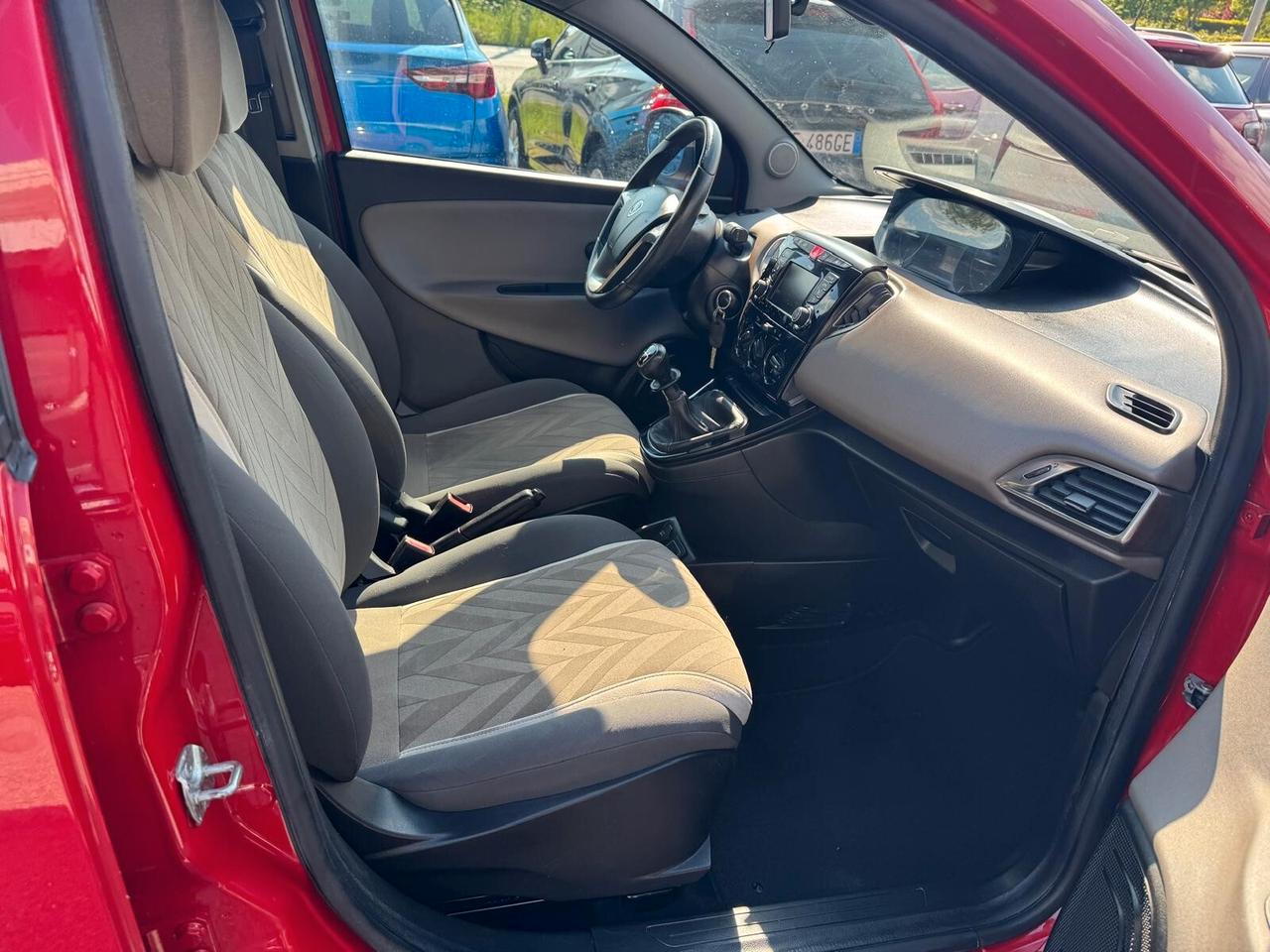 Lancia Ypsilon 1.2 69 CV 5 porte GPL Ecochic Silver