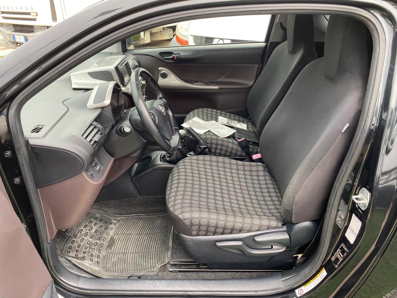 Toyota iQ 1.4 Diesel Full Optional