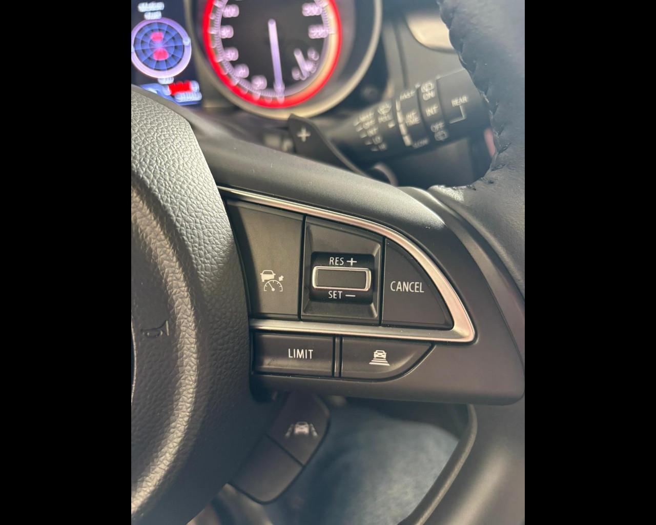SUZUKI Swift VI - Swift 1.2h Top 2wd cvt