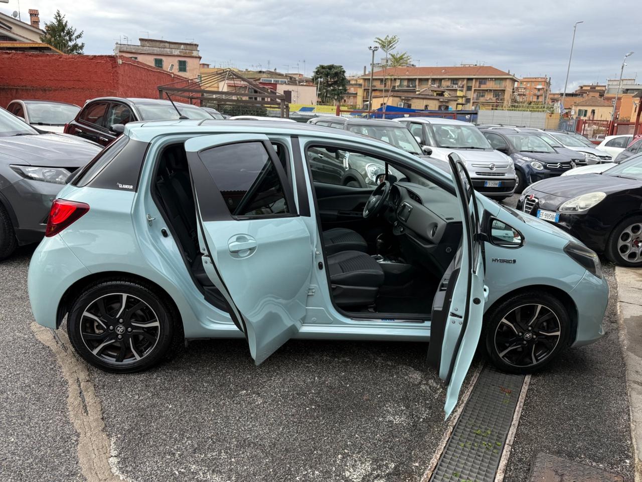 Yaris 1.5 Hybrid( 65 mila km - GLAMUR EDITION )-RATE